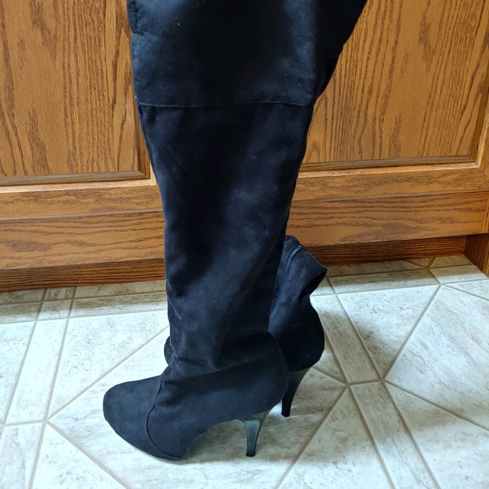Women’s over the knee black suede boots